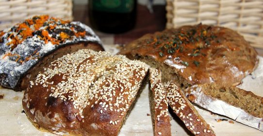 Хлеб бездрожжевой с орехами и сухофруктами