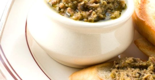 Тапенад из зеленых оливок