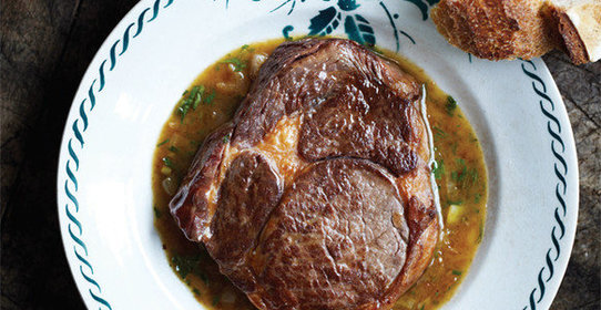 Рибай со сливочно-луковым соусом