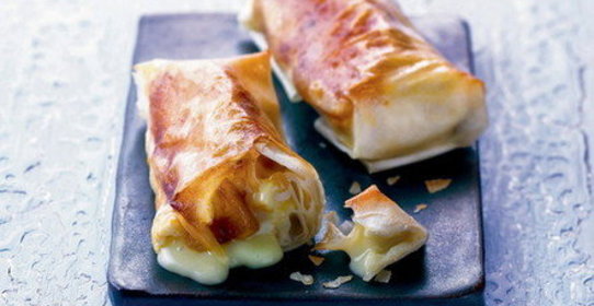 Блинчики с домашней колбасой и яблоками