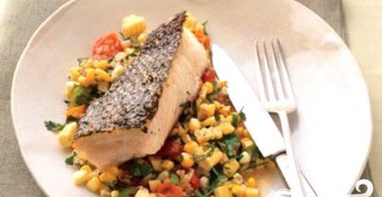 Рыбное филе с помидорами и кукурузой