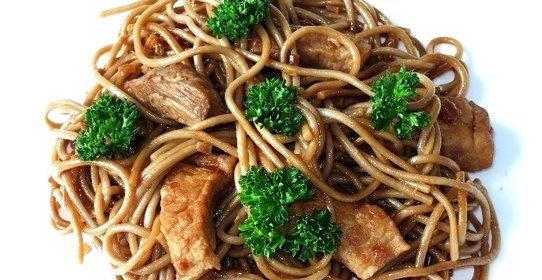 Гречневая лапша со свининой