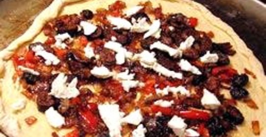 Средиземноморская греческая пицца на гриле