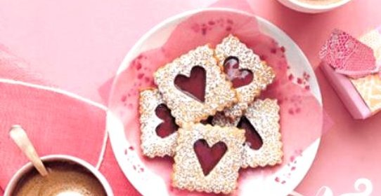 Печенье к Дню влюбленных с вишневой начинкой