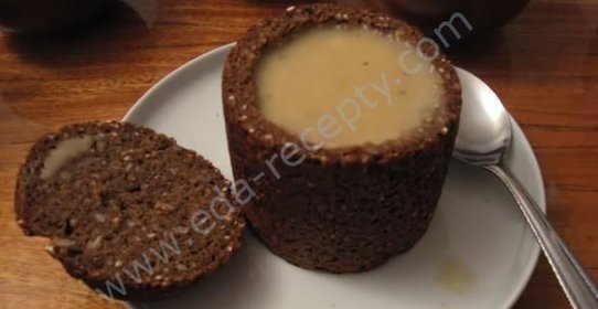 Хлебный суп с яблоками