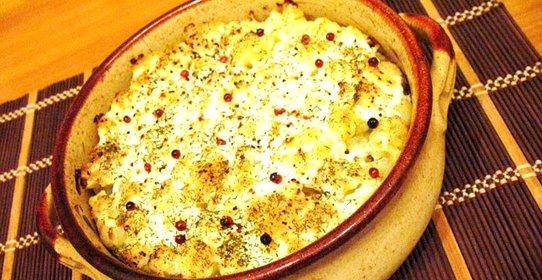 Цветная капуста с курицей, запеченная в духовке