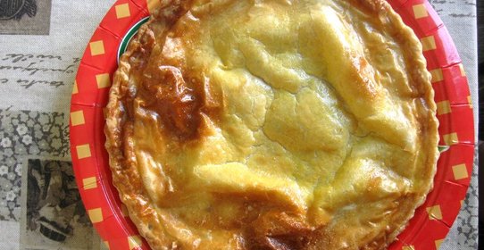 Сырный пирог из готового слоеного теста