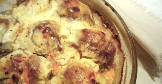 Тефтели с подливкой из сметаны