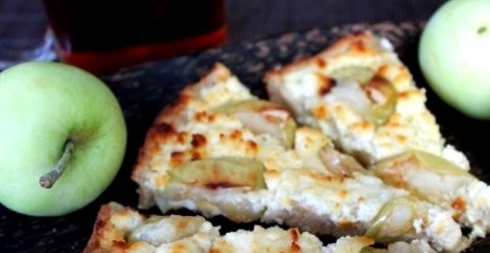 Овсяный пирог с творогом и яблоками