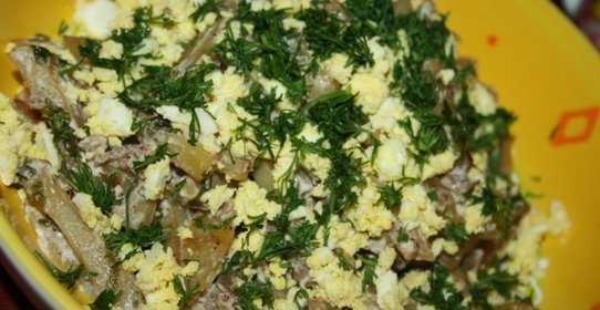 Картофель с грецким орехом, кинзой и чесноком