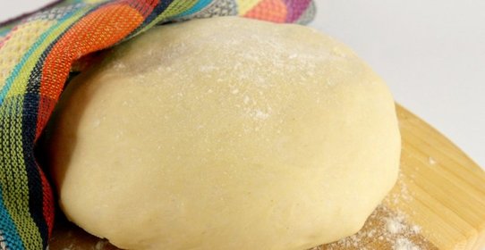 Быстрое дрожжевое тесто для пиццы и лепешек