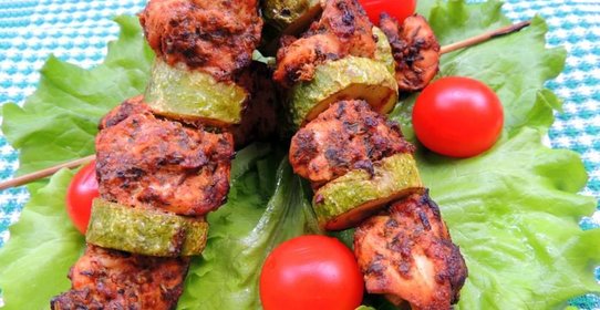 Куриный шашлык в ароматных травах