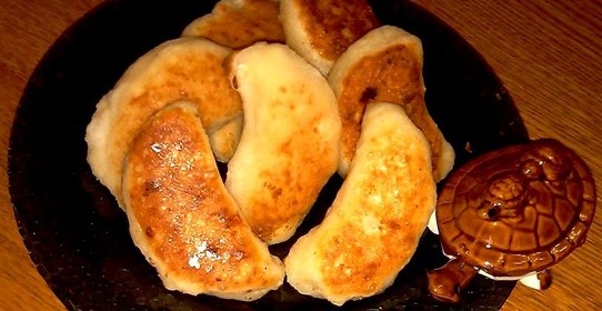 Пирожки с яйцом и луком из теста на твороге