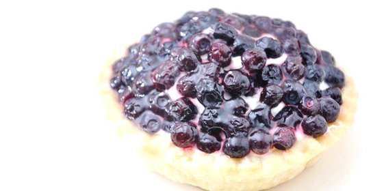 Лимонные корзиночки с черникой и смородиновым джемом