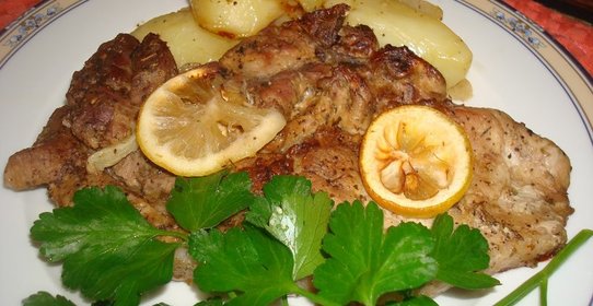 Картофель со свининой в духовке