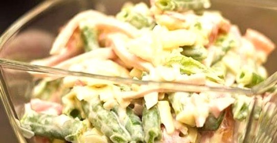 Салат с ветчиной и стручковой фасолью