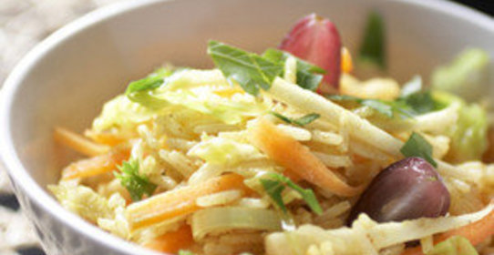 Рисовый салат с овощами и йогуртовой заправкой