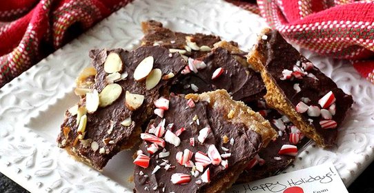 Шоколадные пирожные с миндалем