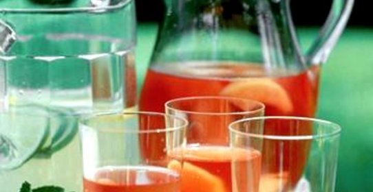 Пунш с розовым вином