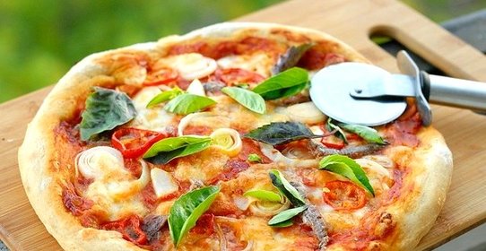 Пицца с анчоусами в мультиварке