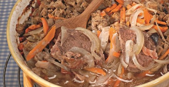 Говядина, тушенная с ржаным хлебом