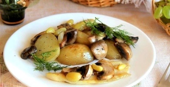 Филе морской рыбы с виноградом и шампиньонами