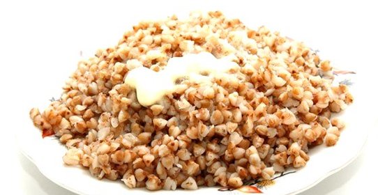 Гречневая каша из поджаренной крупы с маслом