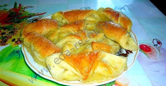 Слойки с яблоками из слоеного теста