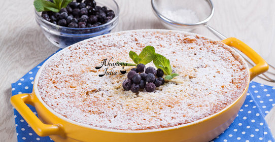 Манник с черной смородиной