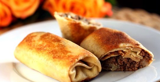 Домашние тонкие блинчики с фаршем