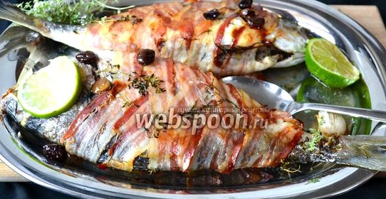 Дорада фаршированная в беконе