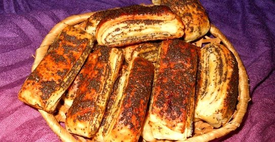 Медовые слойки с маком