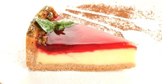 Клубничный чизкейк с безе