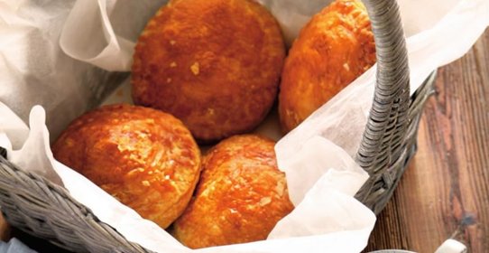 Пирожки с индейкой карри и беконом