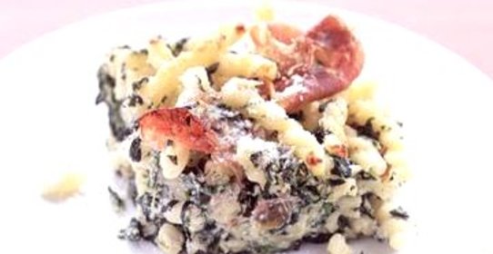 Паста со шпинатом, рикоттой и ветчиной