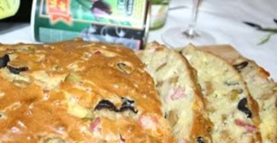 Оливковый хлеб с окороком