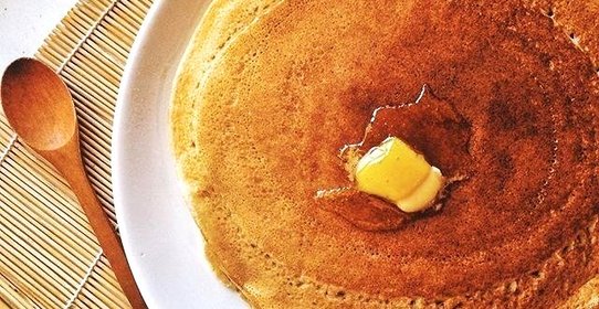 Ржаные блины на кефире с корицей и медом