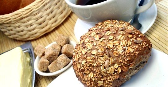 Серый хлеб с семечками