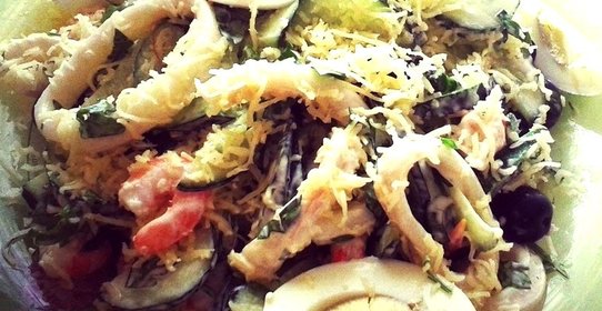 Салат морской с сыром и зеленью