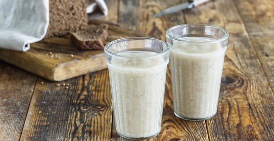 Овсяный кисель с черным хлебом