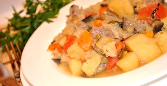 Картофель с мясом и овощами