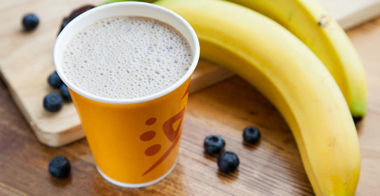 Смузи «Банановая овсянка с голубикой»