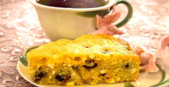 Пирог с творогом и черносливом