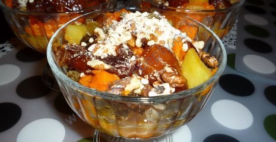 Тыква с изюмом и сухофруктами