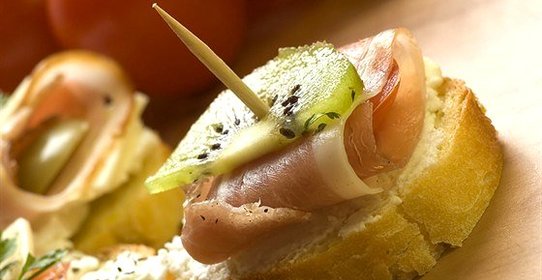 Хлебцы с киви и ветчиной