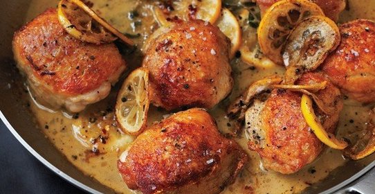 Запеченная курица с травами и овощами