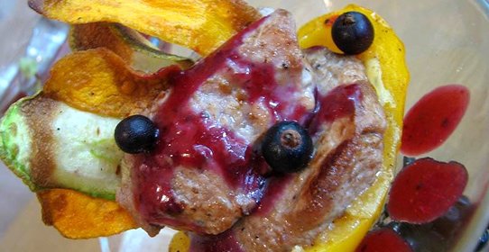 Медальон свиной в смородиновом соке