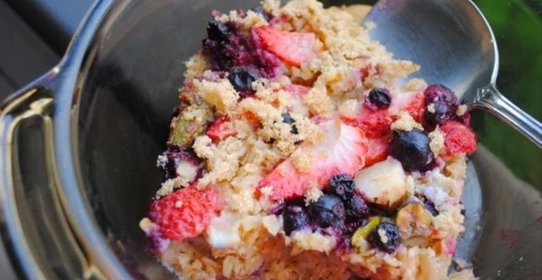 Запеченная овсянка с ягодами