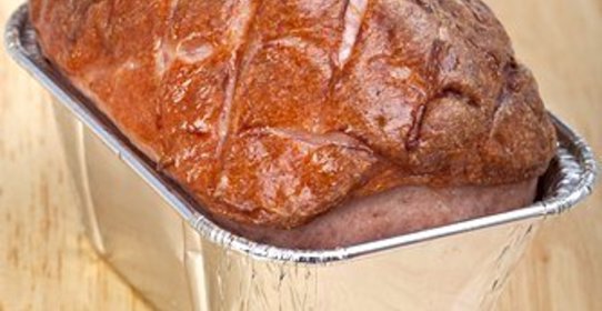 Французский мясной хлеб с черносливом и фисташками