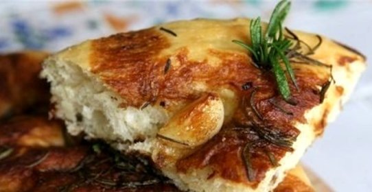 Фокачча с чесноком